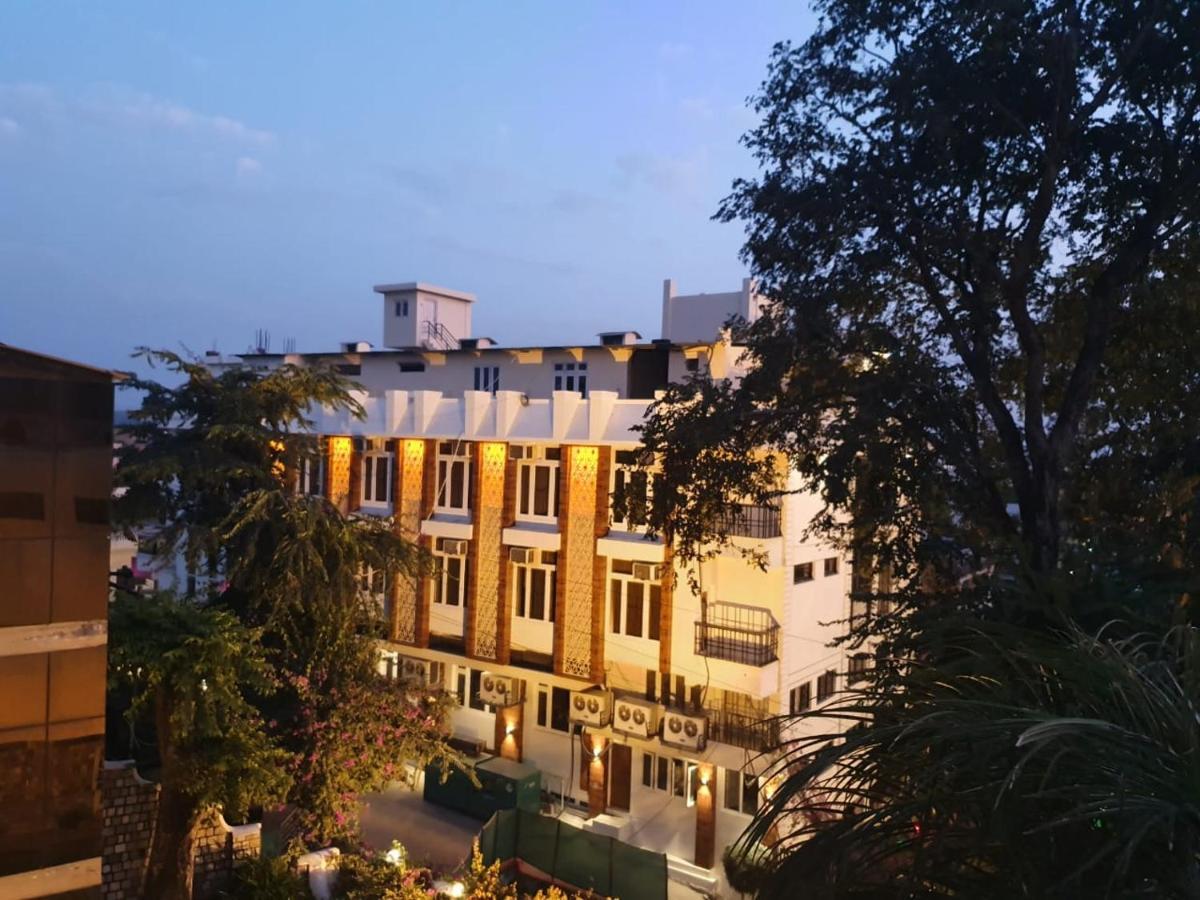 Hotel Corbett Kingdom Rāmnagar Exteriör bild